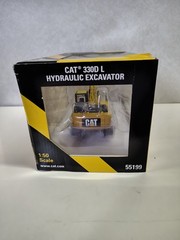 Norscot 55199 Cat 330D L Hydraulic Excavator Collectible Die Cast 1:50