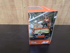 Diecast Masters JLG AE1932 All-Electric Scissor Lift Diecast 1:32 Model