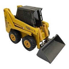 Gehl Skid Loader 5635 DXT Turbo 1:25 Yellow Diecast Farm Toy