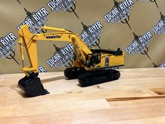 1:50 Komatsu PC900LC-11 Excavator First Gear Farm Toy