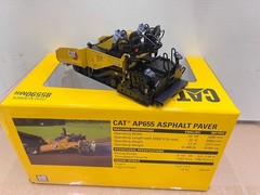 DM 1/50 Scale Cat AP655 Asphalt Paver Diecast Model Toy Gift NIB 85590MH