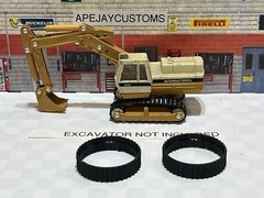 ERTL Diecast International 640 Excavator Equipment 1/64 (TRACKS ONLY)