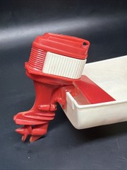1960 ‘s Andy Gard Plastic 8″ Red And White Motorboat Outboard Motor Tonka