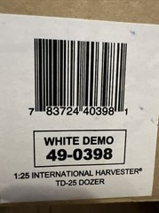 First Gear 1:25 InternationaI Harvester TD-25 With Blade Ripper-WHITE DEMO-NEW!!