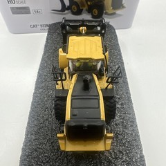 CAT 972M Wheel Loader w/ Log Fork HO Scale Model – 85950 High Line Series