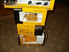 4 cat toy items nib cat d9n cat d5c cat ap-1959 asphalt paver skid steer loar