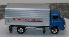 GRIP Zechin 20 Isuzu Lift Truck Flight Food 1:62 Scale in Original Box Japan