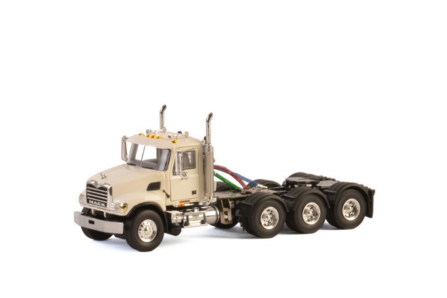 WSI 33-2018 Mack Granite 4-Axle Tractor – White – Die-cast 1/50 Mint NEW IN BOX