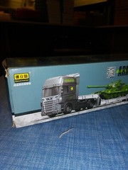 DELECTATION .DLX Semi Truck/Trailer, With Tank Arms Peacekeeping Force, NIB!