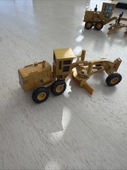 Cat 12G Cast Iron Road Grader 1:64 Scale