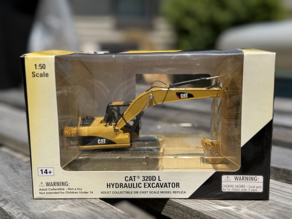 CAT 320D L Hydraulic Excavator 1:50 Die-Cast Model – Norscot – In Original Box