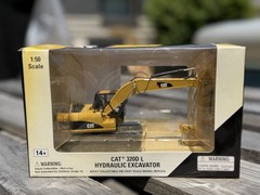 CAT 320D L Hydraulic Excavator 1:50 Die-Cast Model – Norscot – In Original Box