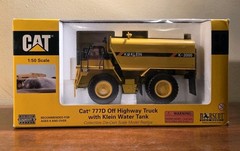 Norscot 55142 Caterpillar Diecast CAT 777D Off Highway Klein Water Truck 1:50
