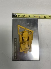 Diecast Masters 1/50 CAT Vintage D7C Track Type Tractor Dozer (85577) Sold As Is