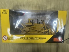 Norscot 55025 CAT D11R Track-Type Tractor 1:50 Scale Diecast, New in box