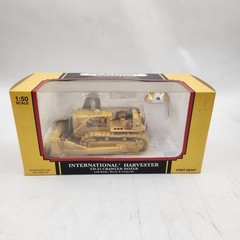 First Gear 50-3132 1:50 International TD-25 Dozer with Umbrella Blade and Hitch