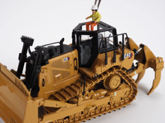 1:50 DM D8 Dozer Bulldozer Construction Machine Equipment Diecast Model