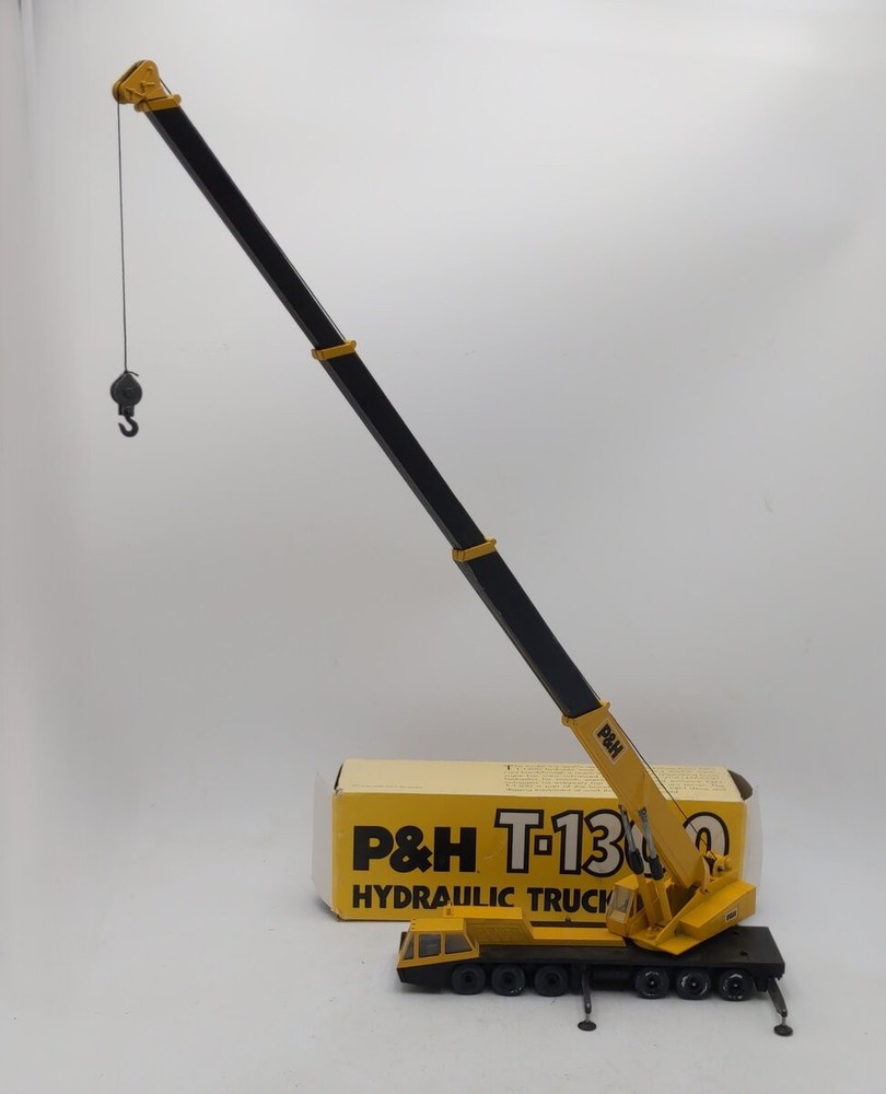 P&H T-1300 1:50 Scale Die-cast Hydraulic Truck Crane EX/Box