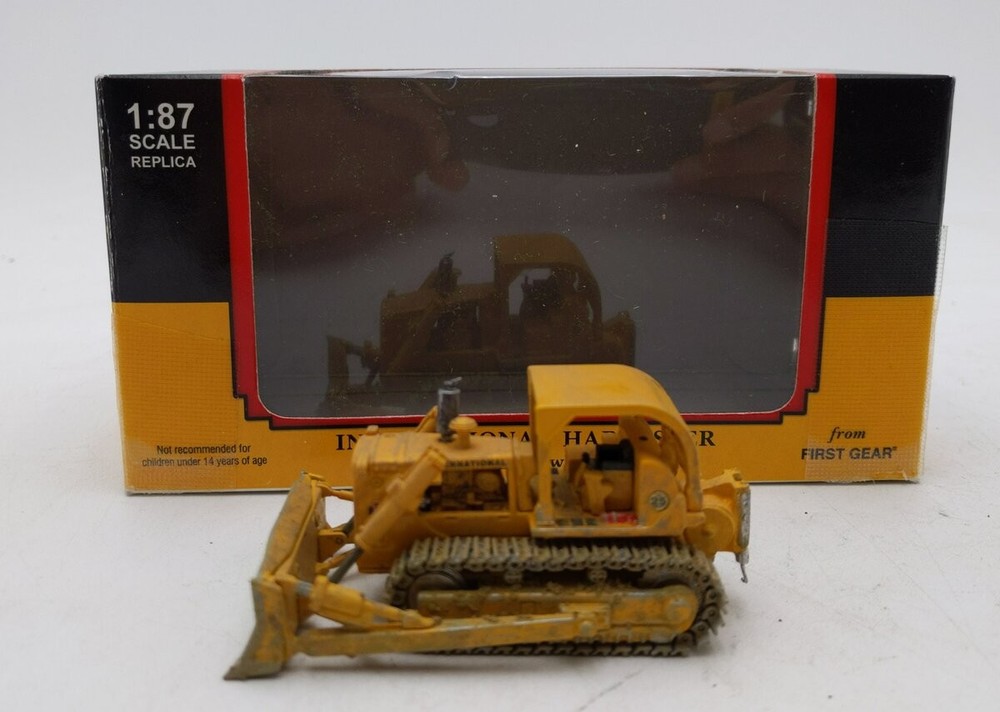 International Harvester TD-25 Die-Cast 1:87 Scale Diesel Crawler w/ Weathered