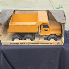 ERTL 1/16 Automatic Dump Truck Hydraulic Operating Dump Box Diecast 3414