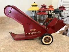 VINTAGE 1960’S RED TONKA TOYS SANDLOADER TOY VERY NICE