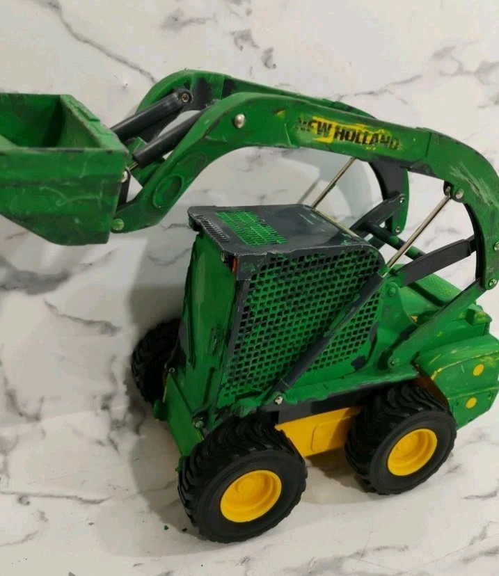ERTL Construction NEW HOLLAND LS 170 SKID STEER Loader Vtg