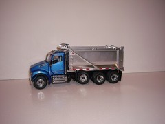 DIECAST MASTER 1/50 KW T880S SFFA TRI-AXLE OX BODIES DUMP TRUCK FIRST GEAR