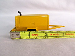 }MBM Model Portable Tow Air Compressor – yellow – 3D 1/48-1/50 scale (031-Y)
