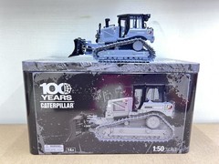DM 1:50 CAT D6XE LGP Caterpillar Bulldozer Model 100th Anniversary 85554BGC