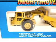 Caterpillar Cat 631E Wheel Tractor Scraper – ERTL 1:50 Scale Diecast Model #2430