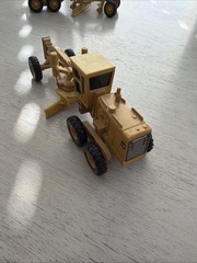 Cat 12G Cast Iron Road Grader 1:64 Scale
