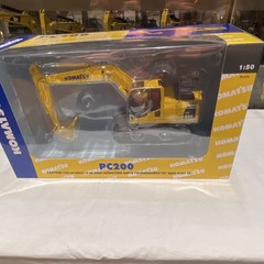 Komatsu PC200 Excavator Diecast Model 1:50 Scale Yellow Black Unopened Box
