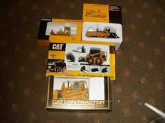 4 cat toy items nib cat d9n cat d5c cat ap-1959 asphalt paver skid steer loar