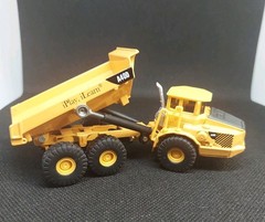 Volvo A40D Articulated Quarry Dump Truck – iPlay, iLearn 5” Die-cast