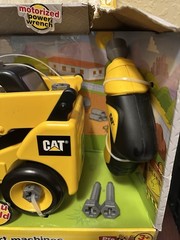 CAT Take-A-Part Machines – Wheel Loader Kids Toys Vintage 16 Pieces New 🆕