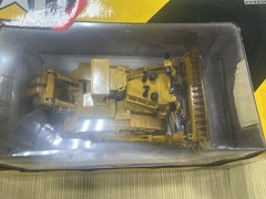 Norscot 55025 CAT D11R Track-Type Tractor 1:50 Scale Diecast, New in box