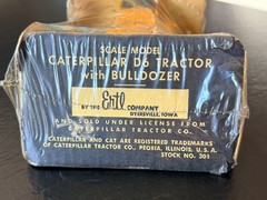 Vintage Caterpillar D6 Tractor with Bulldozer ERTL Scale Model New in Bubble Box