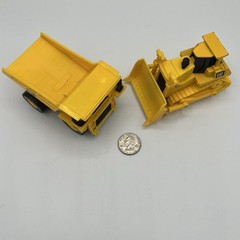 Vtg 1998 Mattel Caterpillar Dump Truck & Bulldozer Plastic Metal Collectibles