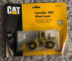 1990 ERTL CAT Caterpillar 950E Wheel Loader 1:64 Diecast Construction Vehicle