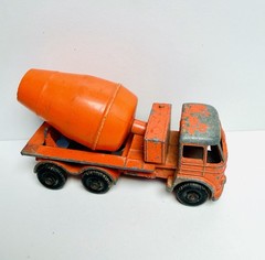 Vintage 1960s Lesney Matchbox No.26 Foden Cement Mixer Black Wheels Concrete Toy