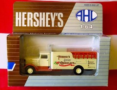 NEW AHL Peterbilt 260 Stake Bed Truck – Hershey’s Collection 1/64 Die-cast