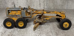 Vintage Ertl/Reuhl Caterpillar No. 12 Motor Road Grader Diecast For Parts/Repair