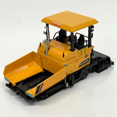 Die Cast 1:40 Scale Crawler Road Asphalt Paver Construction Replica Model Yellow