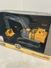 ERTL John Deere 450D LC Excavator 1:50 Diecast Model #15862 w/ Box Displayed