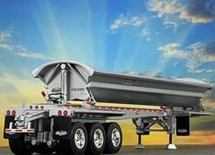1/64 DCP SILVER SMITHCO TRI-AXLE SIDE DUMP TRAILER