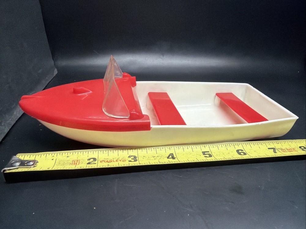 1960 ‘s Andy Gard Plastic 8″ Red And White Motorboat No Outboard Motor Tonka