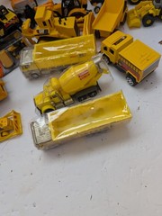 25 Piece Toy Box Heavy Equipment Lot Tonka Cat Kubota Caterpillar Dozer Loader
