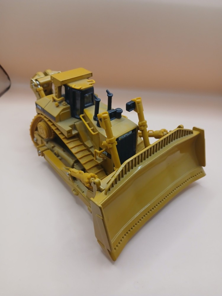 Norscot Group CAT Caterpillar D11R Track-Type Tractor Dozer, Diecast 1:50 Scale