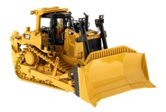 DIECAST MASTERS,Bull CATERPILLAR D9T with driver and metal box, 1/50, DCM85944