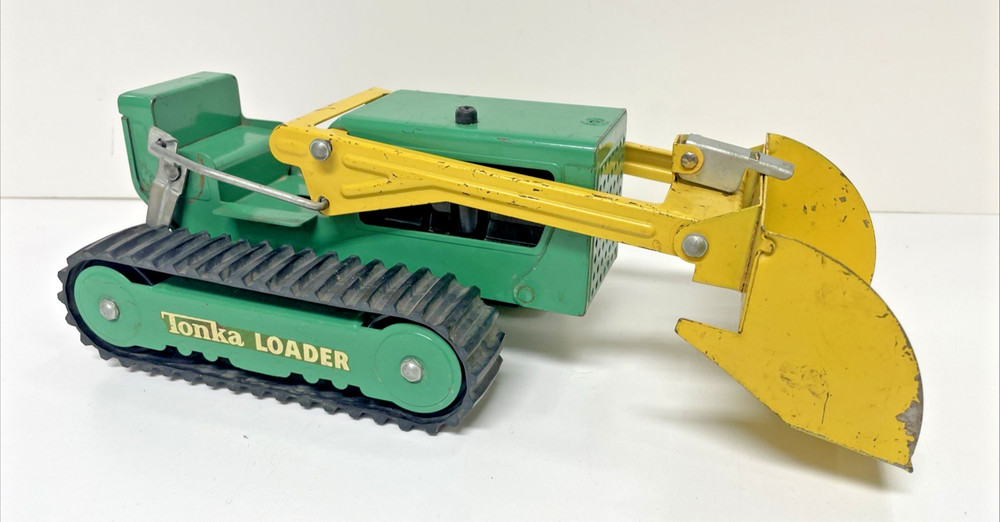 Vintage Tonka Front End Loader Green & Yellow 5» x 12»